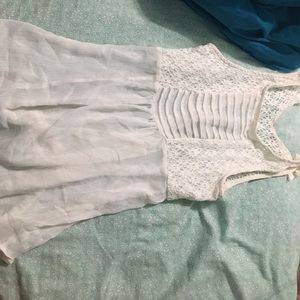 White lace hi-neck tank