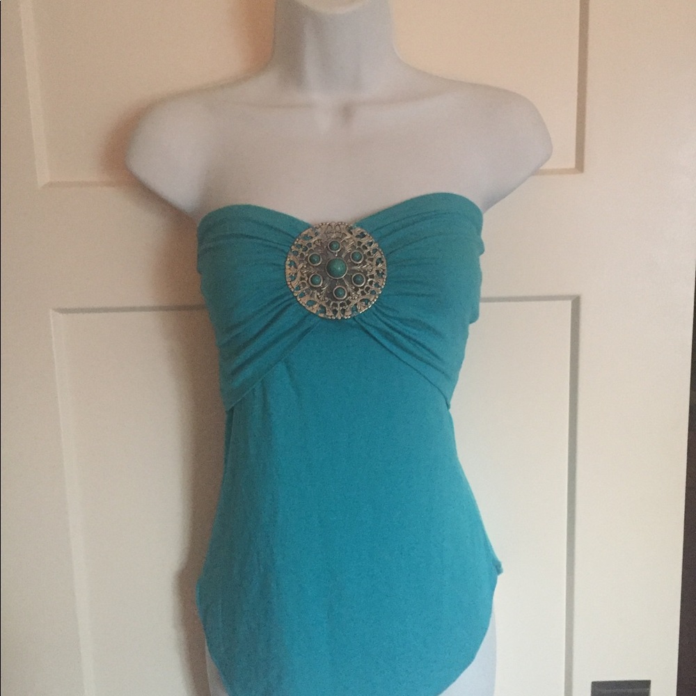 Strapless sky top