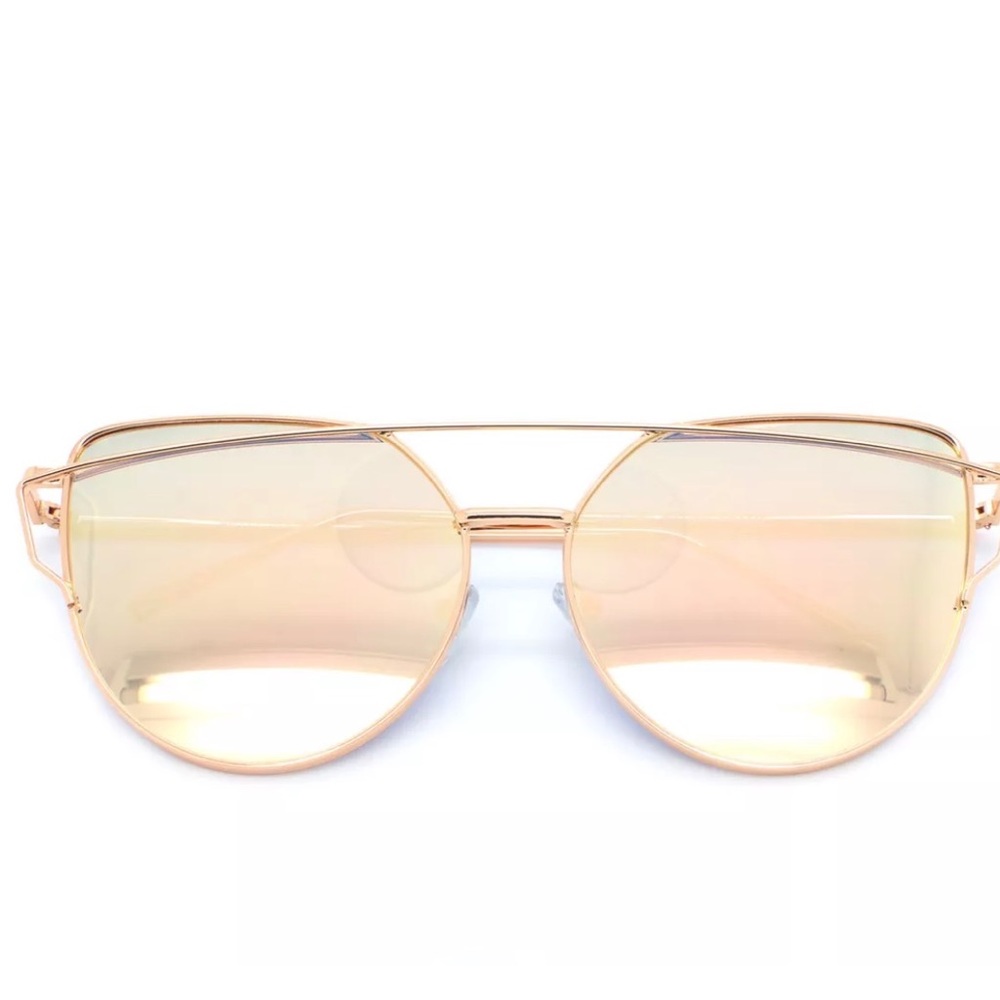 Gold sunnies