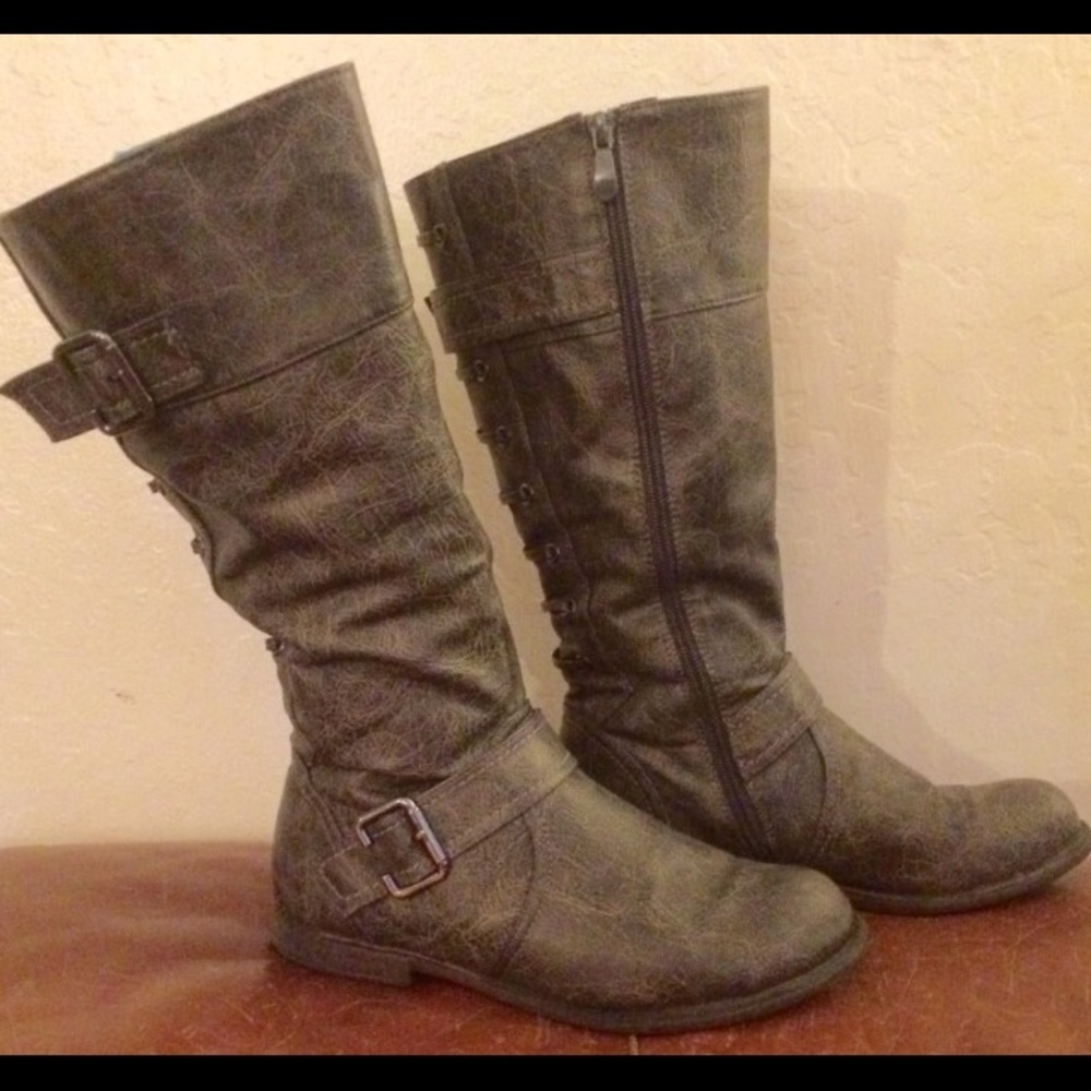 🌺SALE🌺Grey boots with lace up design on back