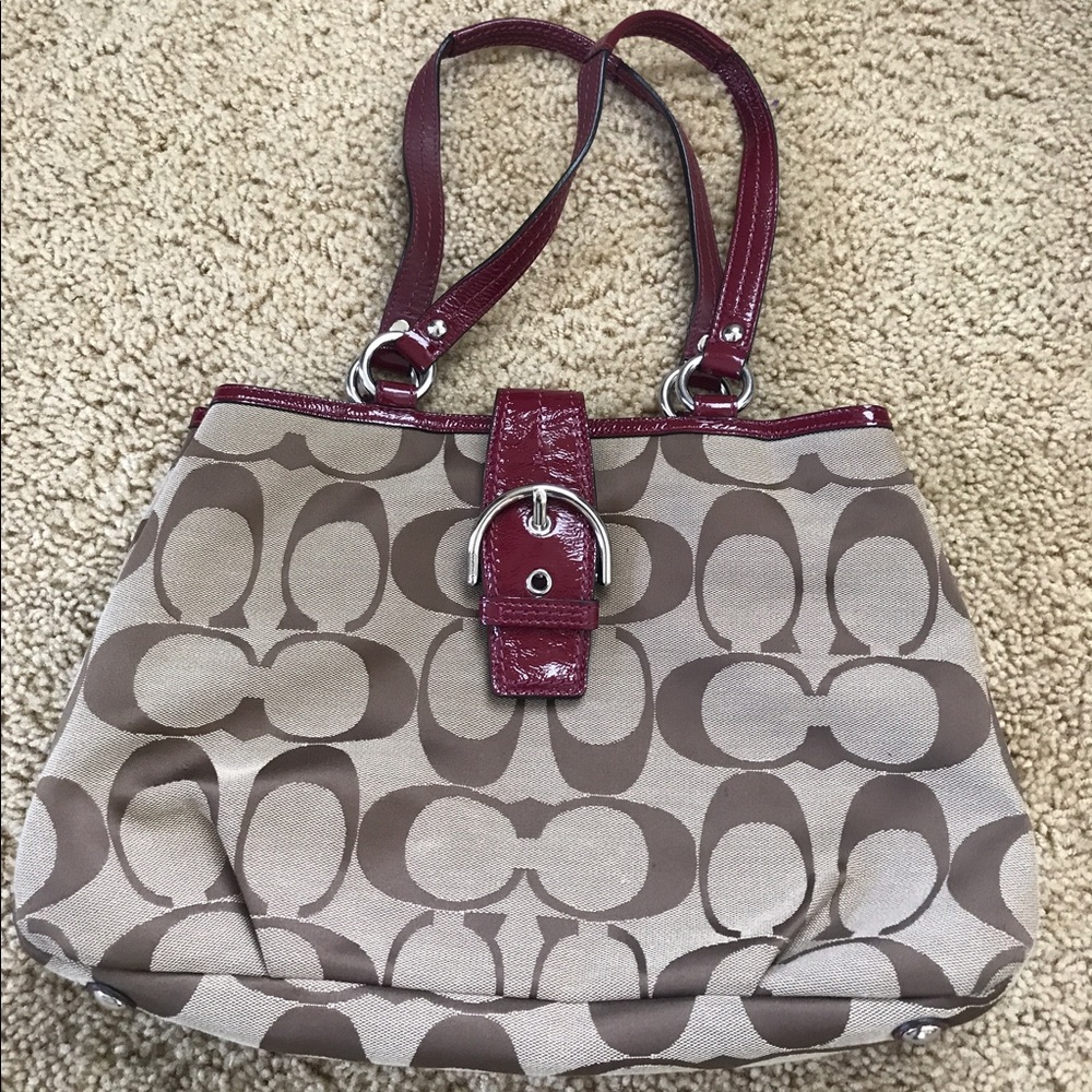 COACH SOHO SIGNATURE TOTE - Picture 1 of 4