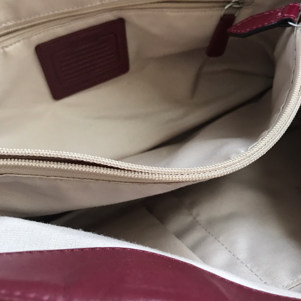 COACH SOHO SIGNATURE TOTE - Picture 4 of 4