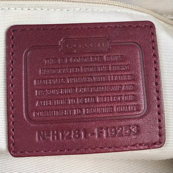 COACH SOHO SIGNATURE TOTE - Picture 3 of 4