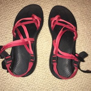 SIZE NINE CHACOS!!! great condition! ❤️