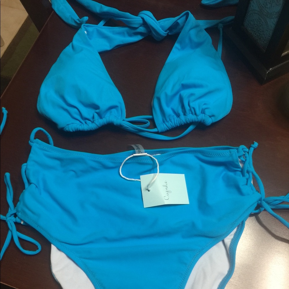 Swimsuit medium top and bottom NWT super cute