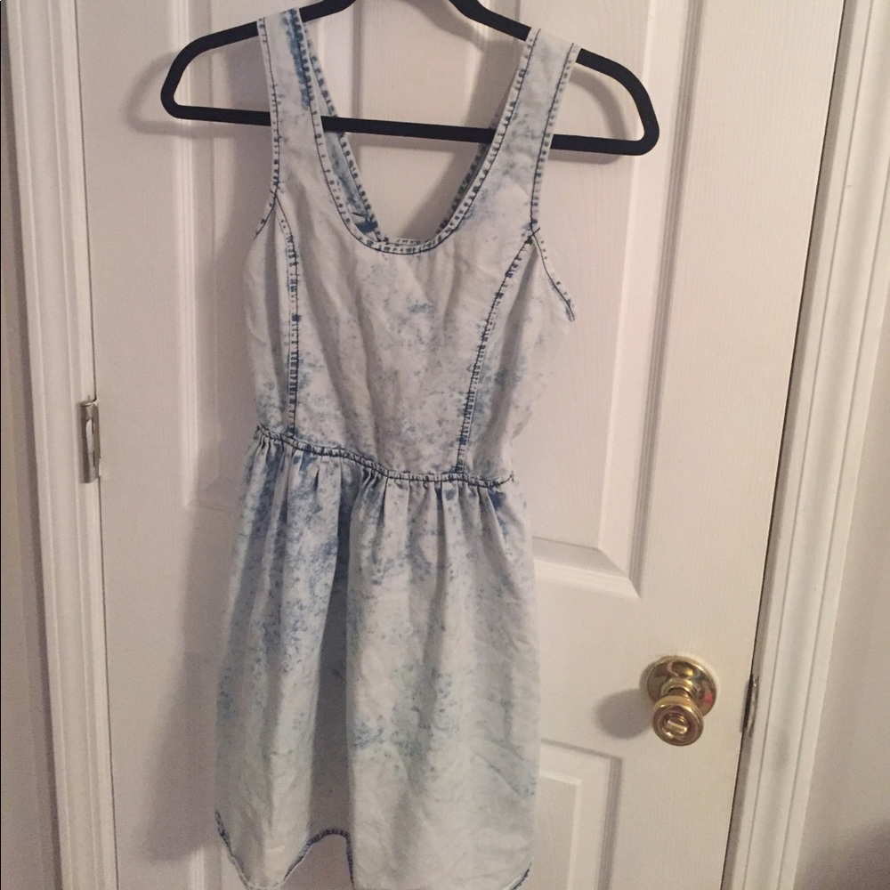 Cute fit & flare dress with bow back