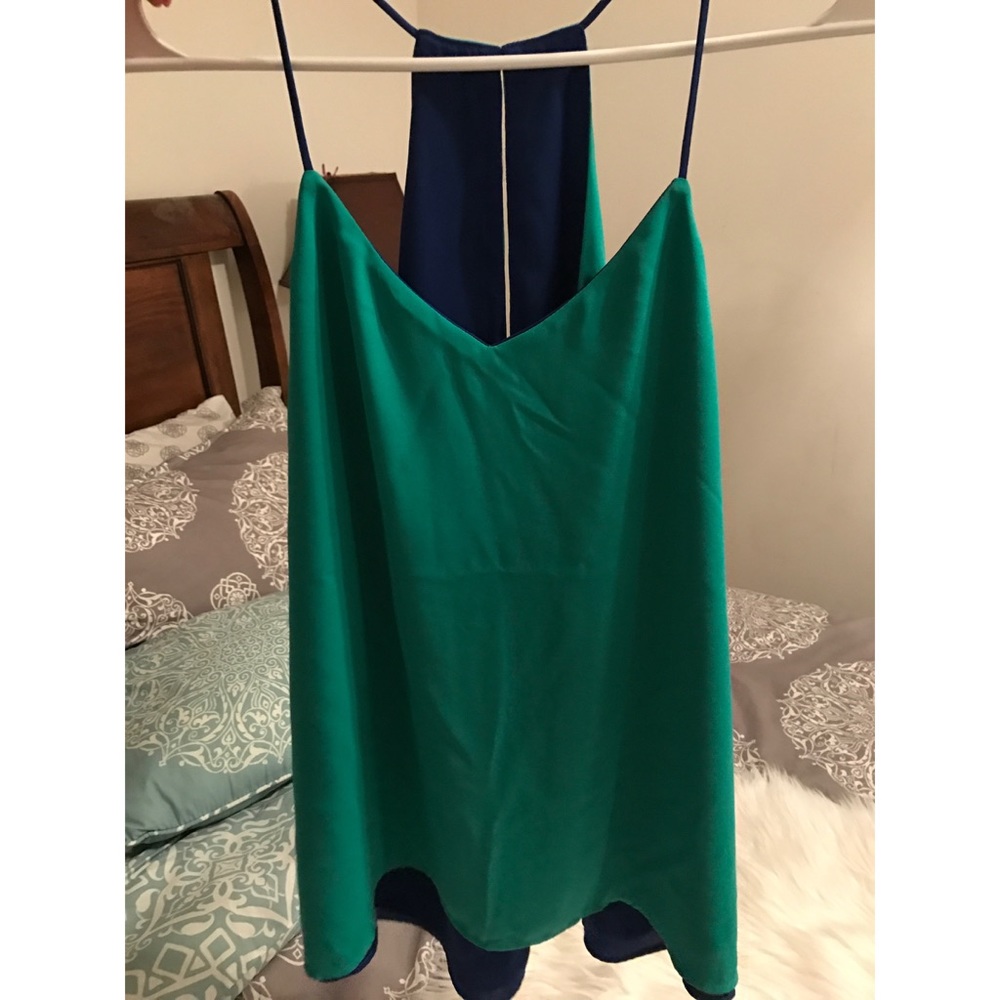 Reversible top
