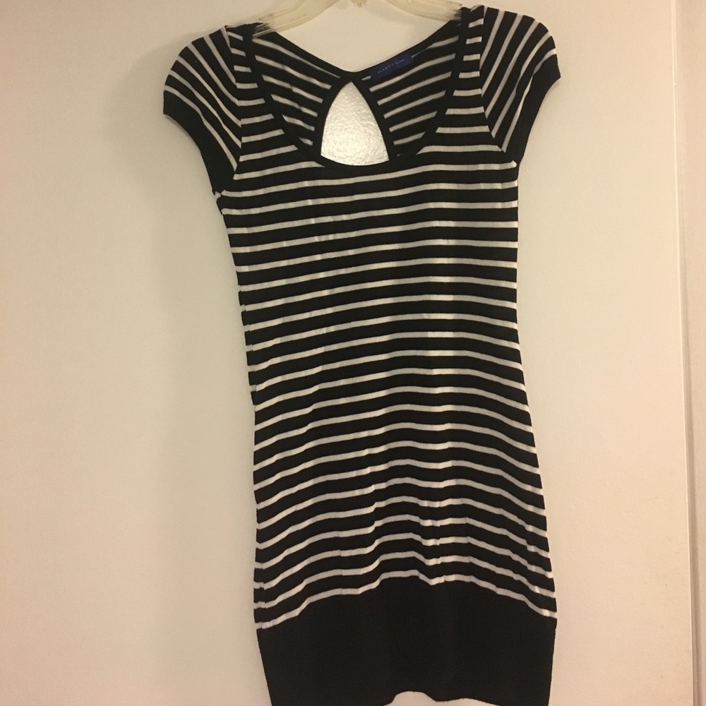 Keyhole backed striped top