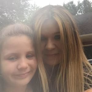 Meet your Posher, Lara