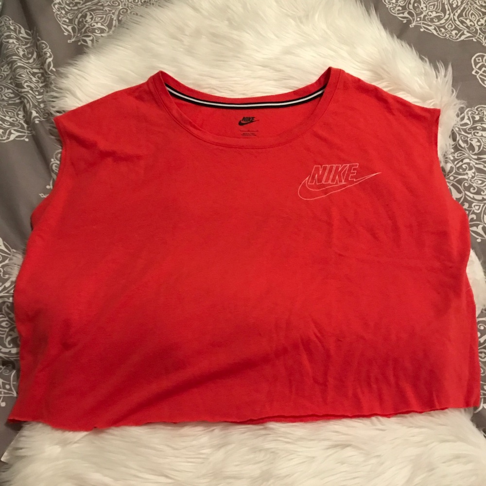 Nike crop tee
