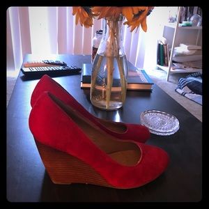 Mix No. 6 - RED Suede Pump - Wooden Wedges