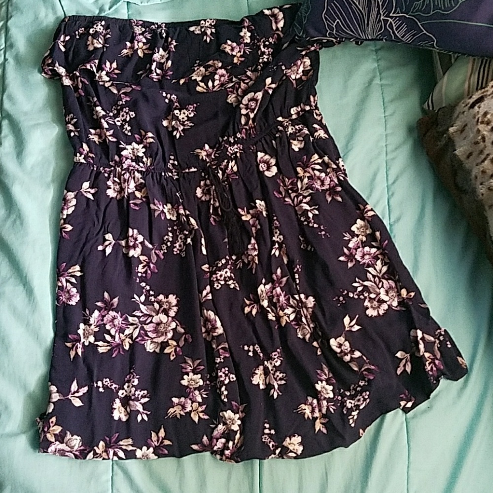 Flowy strapless dress