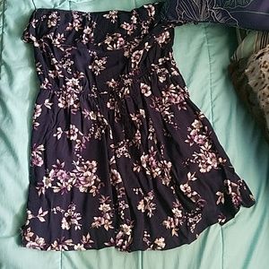 Flowy strapless dress