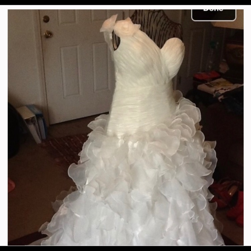 Never worn wedding dress