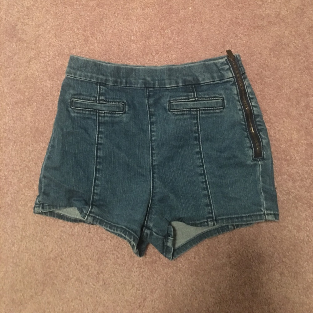 High waisted Hollister shorts