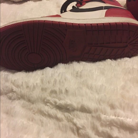 Authentic Chicago Jordans Retro 1s - Picture 7 of 8