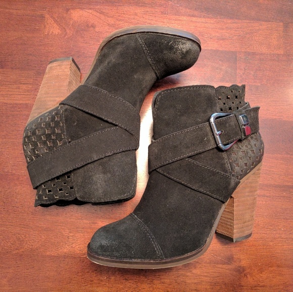 betsey johnson booties