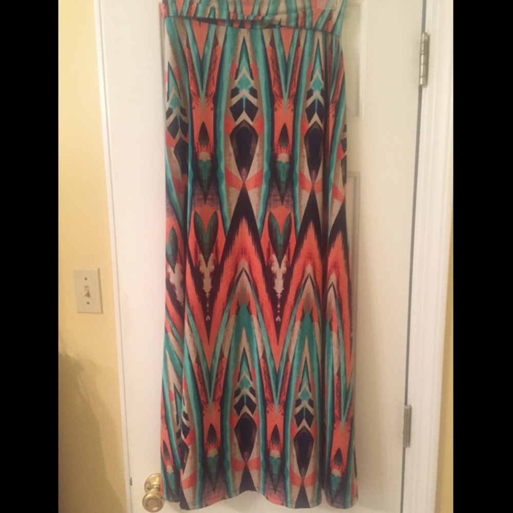 Very cute design maxi skirt!