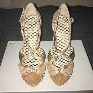 Jessica Simpson Brouge Platform heels!