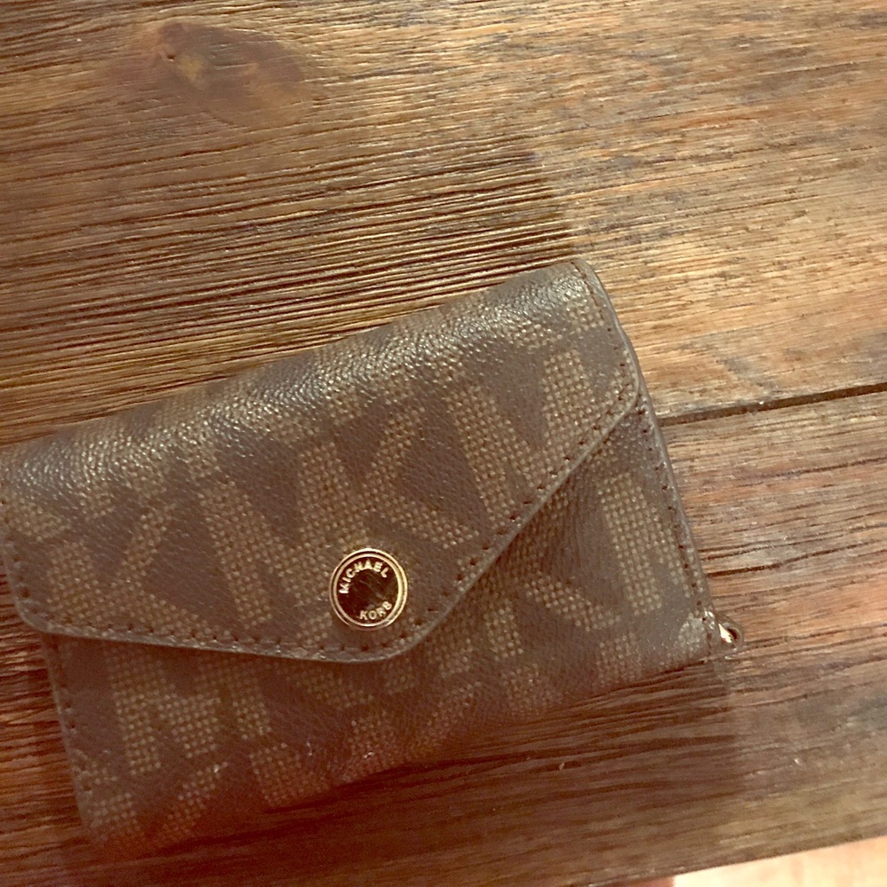 Michael Kors iPhone 4 wallet case