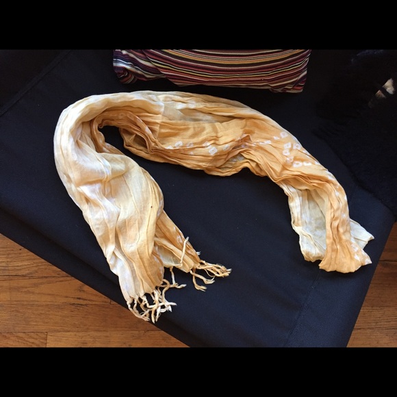 Spring/Summer- Scarf - Picture 2 of 2
