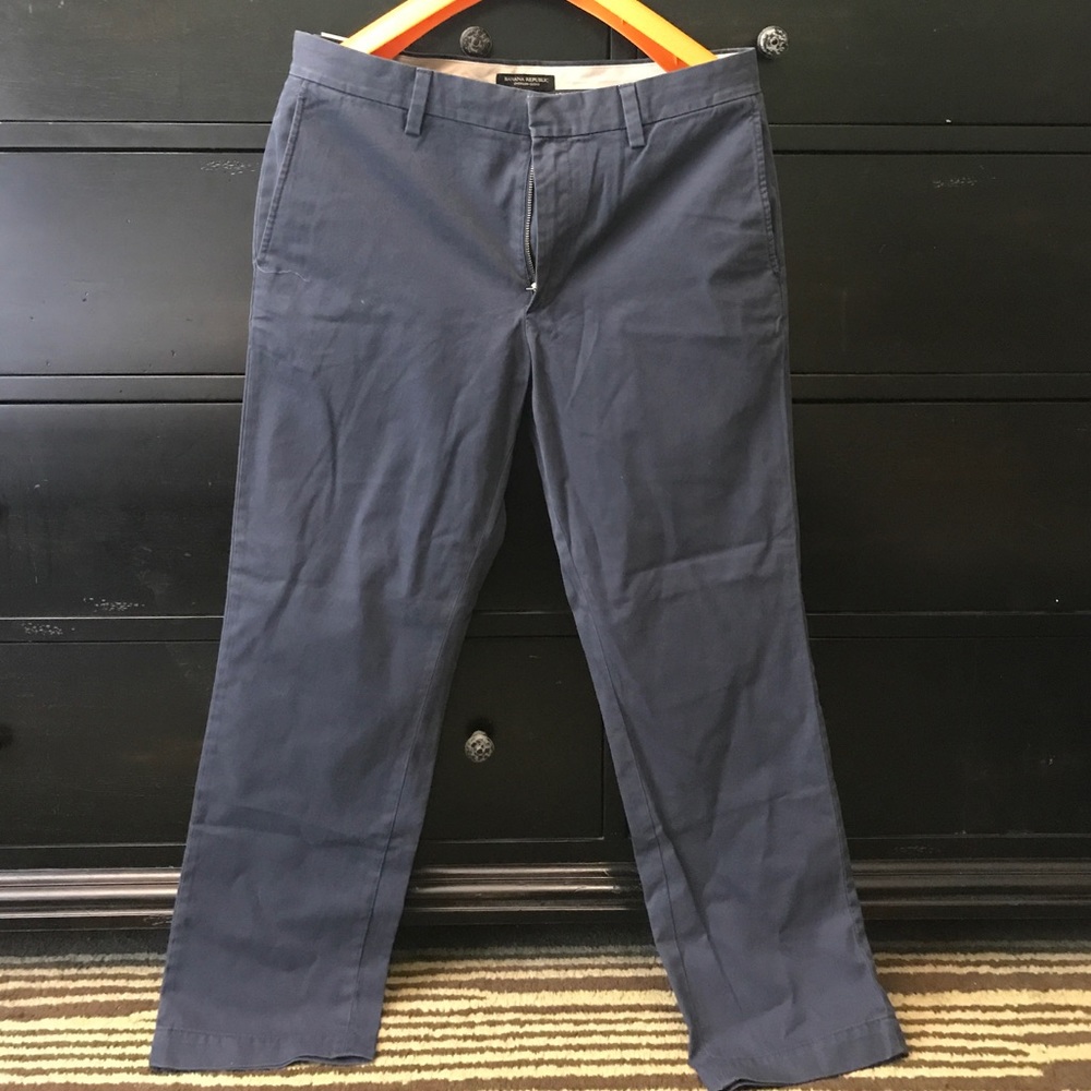 NEW - Banana Republic - Navy Chino - 34W x 30L