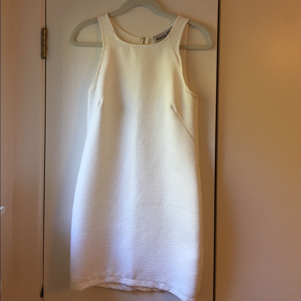 White sleeveless shift dress