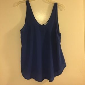 Airy blue tank