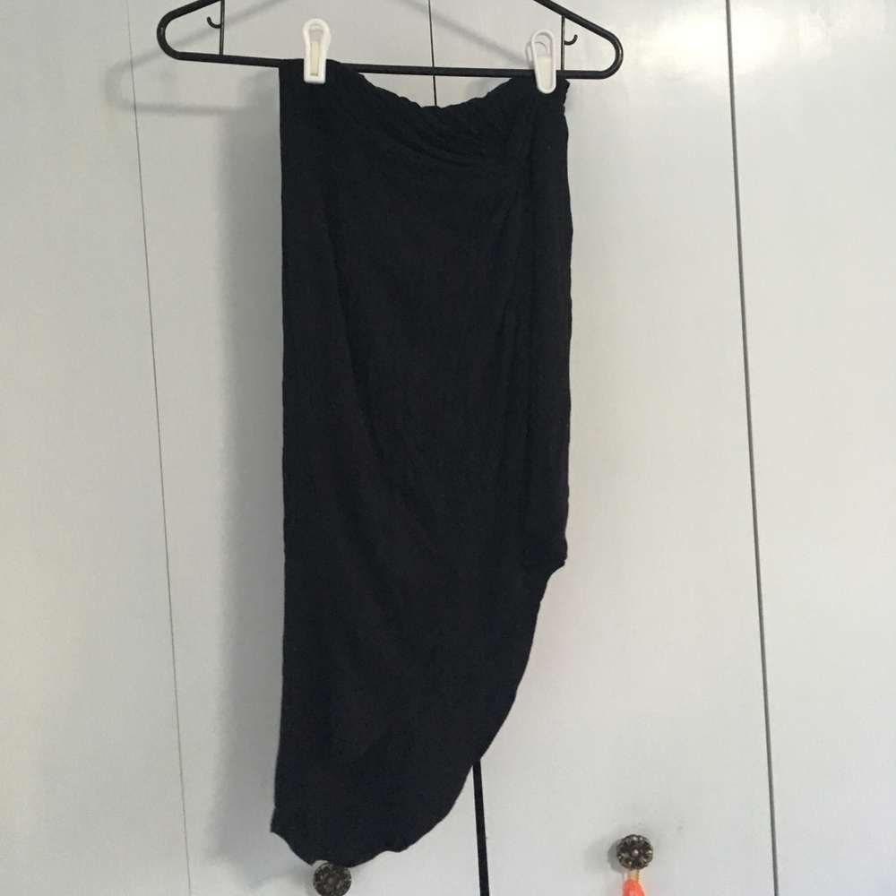 black skirt high-low