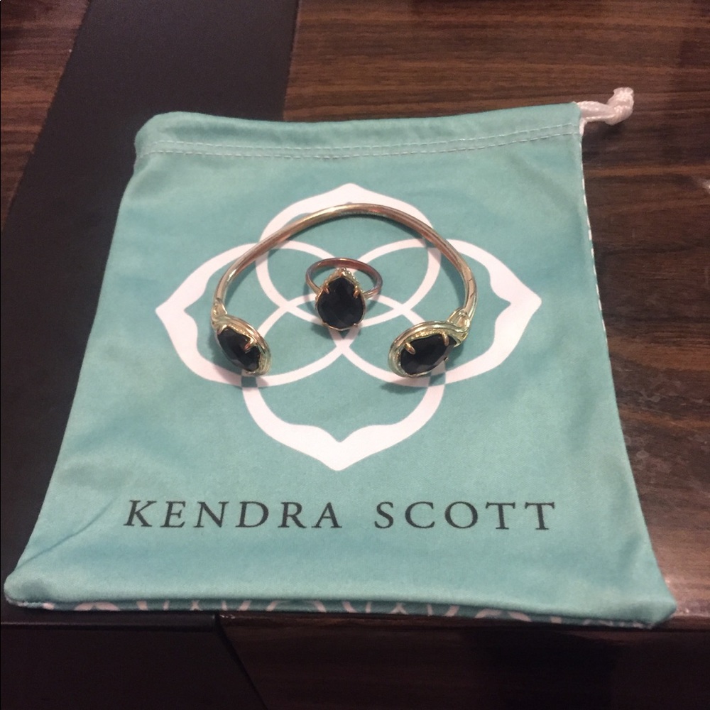 SOLD Kendra Scott Black & Gold Andy Bracelet Ring