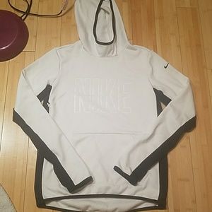 NIKE Therma Hoodie