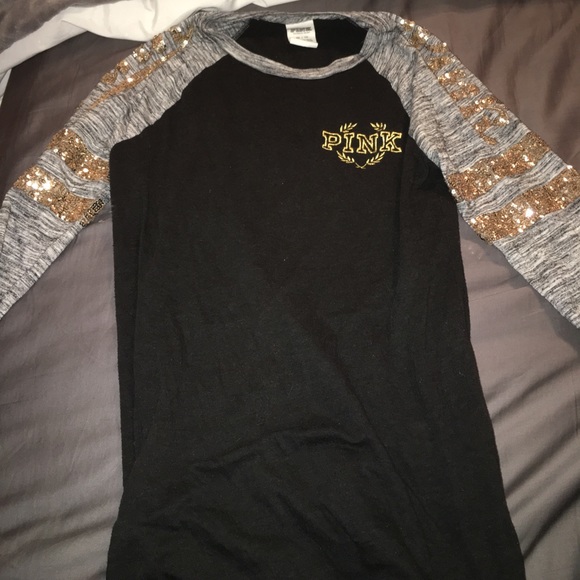 black shirt with three quarter length grey sleeves - Picture 1 of 4