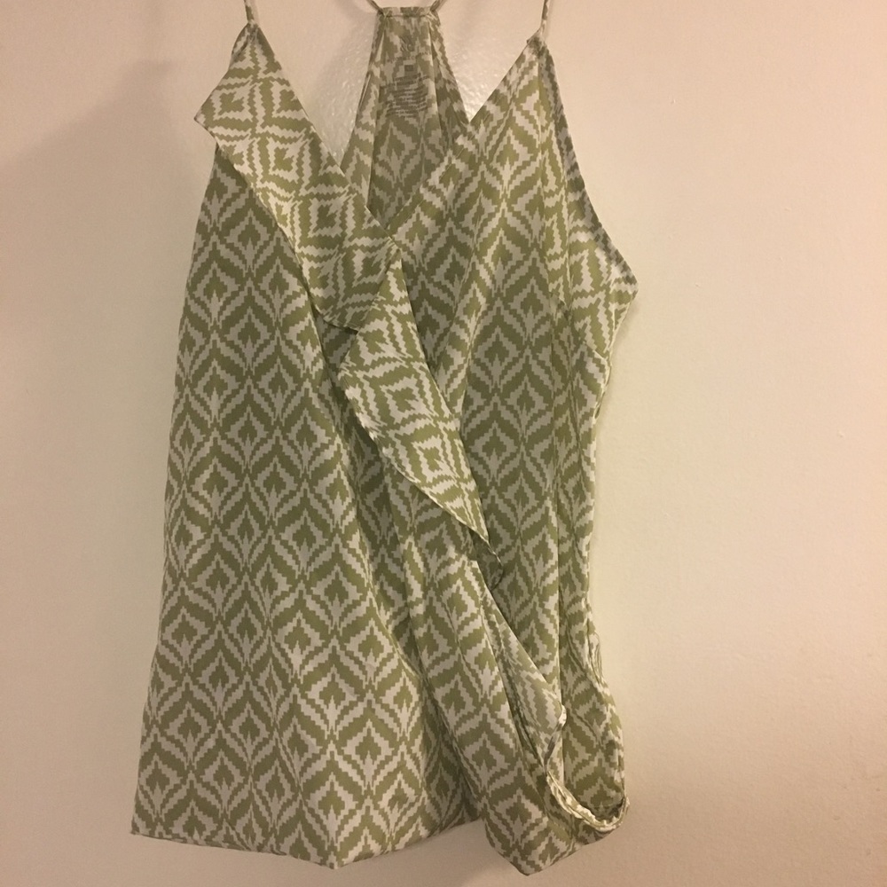 Green bubble hem tank