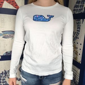 Vineyard vines tee 🐋🐋