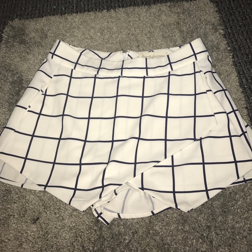 Size small skort