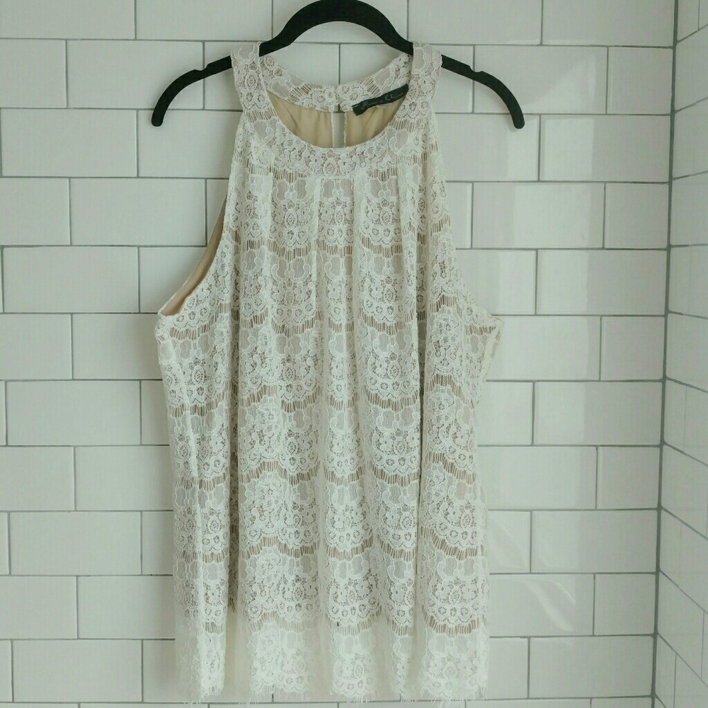 NWOT Rose & Olive Cream Lace Halterneck Top