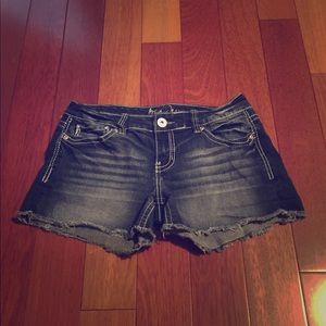 Like new jean shorts. Dark washed like my soul 😘