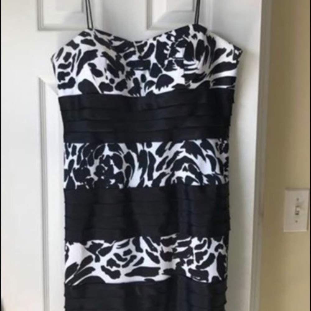 Dress barn black and white. Size 14. Used once.