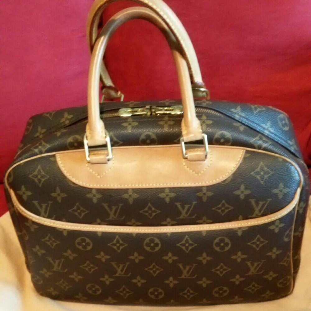 SOLD..... Authentic Louis Vuitton Deauville