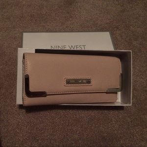 Nine West wallet