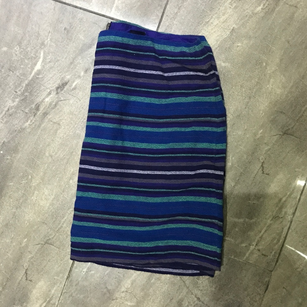 ☃️Beautiful Gap Mini skirt, Free matching necklace