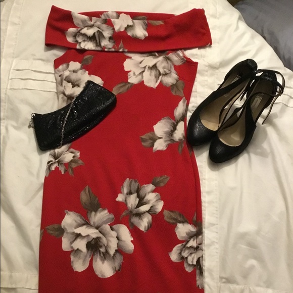 Dresses & Skirts - Little floral klaxons dress 💄💄💄💋💋💋