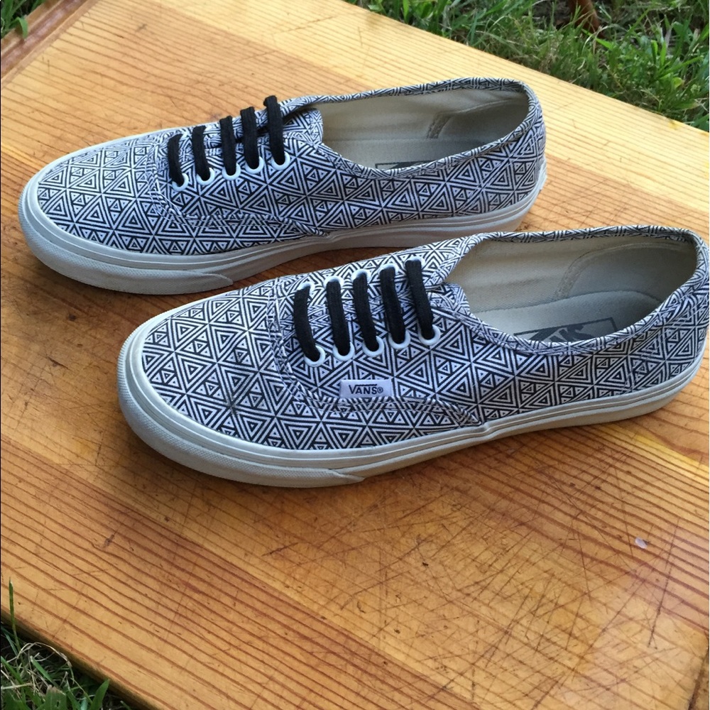 VANS Women's Low Top Black & White Pattern Shoes