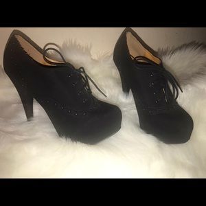 FINAL PRICE - black studded heels