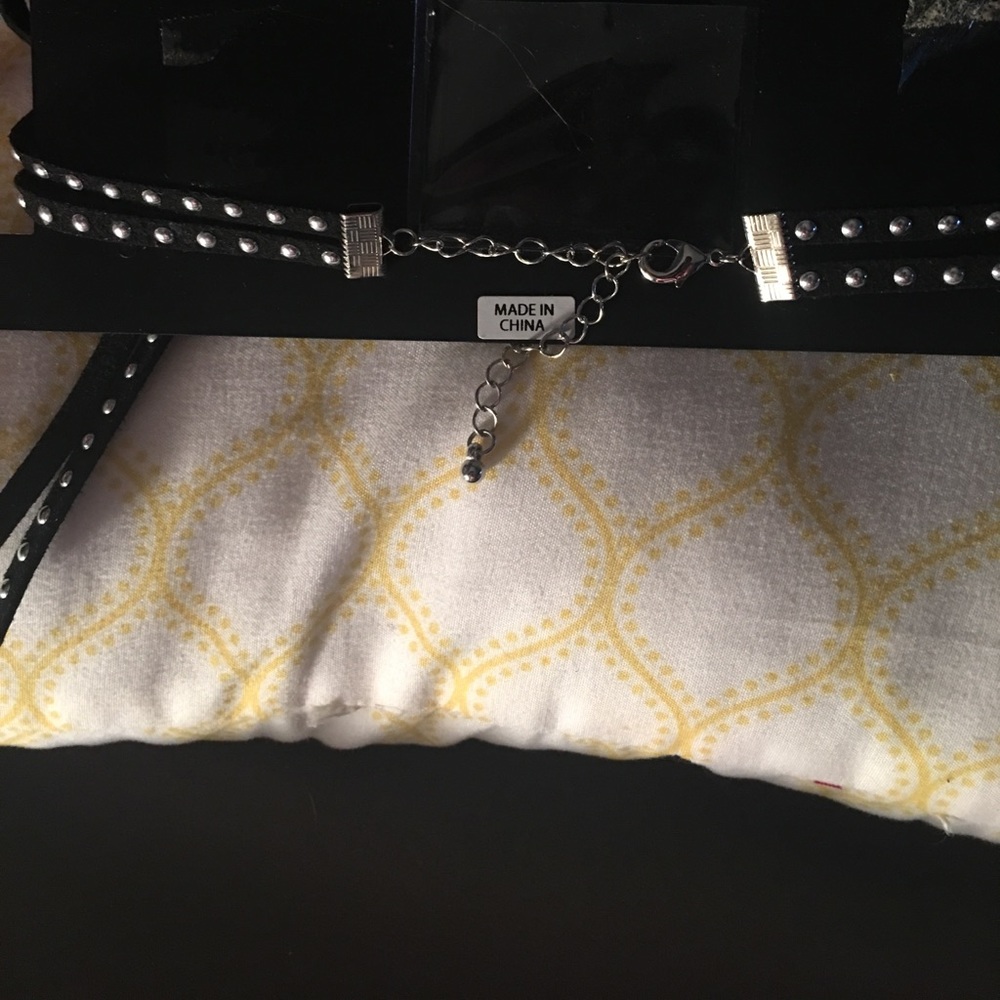 Adorable chocker by Rampage - Picture 2 of 2