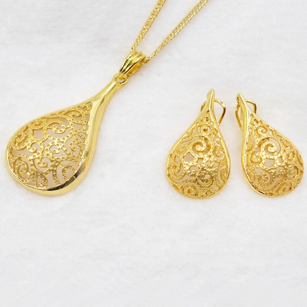 Sunny set gold color