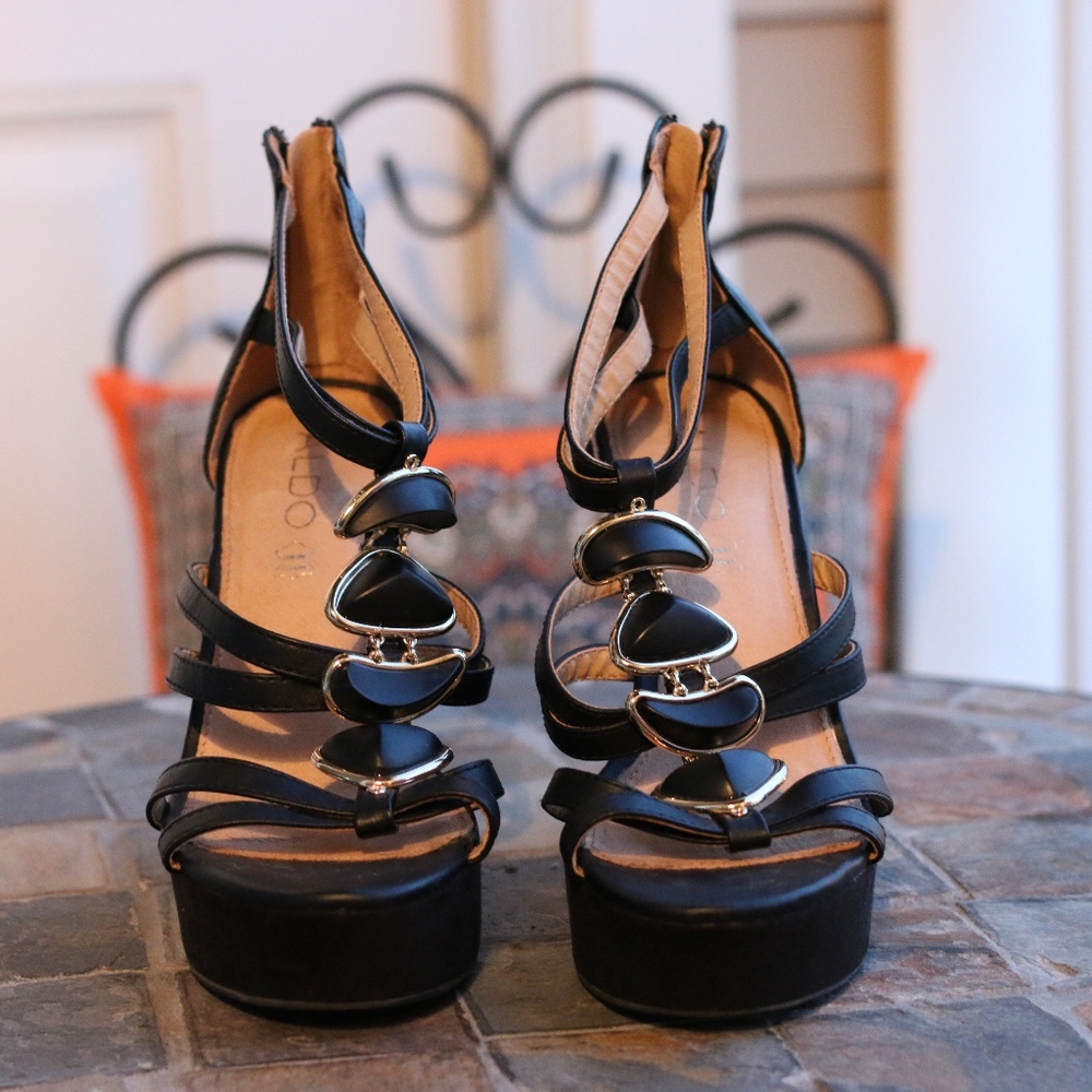 Black Wedges