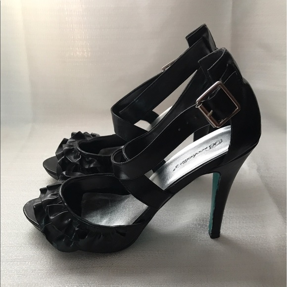 Black PU Leather Ruffle Heels - Picture 2 of 4