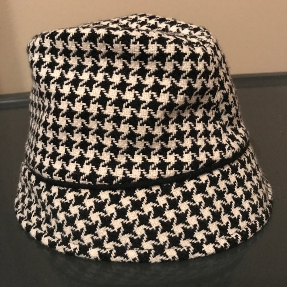 Ann Taylor Loft hat