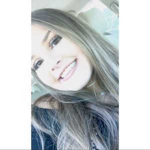 Meet your Posher, Becca